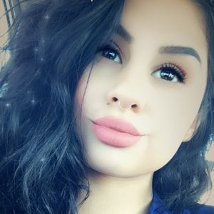 Meet your Posher, Adriana